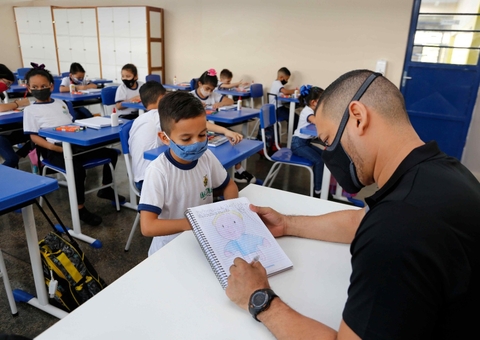 Amazonas oferece 15 mil vagas de pós-graduação gratuita para professores
