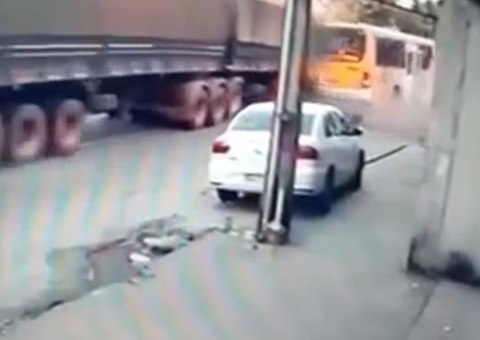 Vídeo mostra acidente entre ônibus, caminhão e carreta que deixou 18 feridos em Manaus