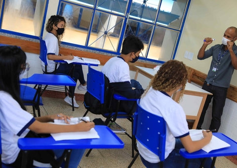 Amazonas prorroga inscrições de pós-graduação gratuita para professores