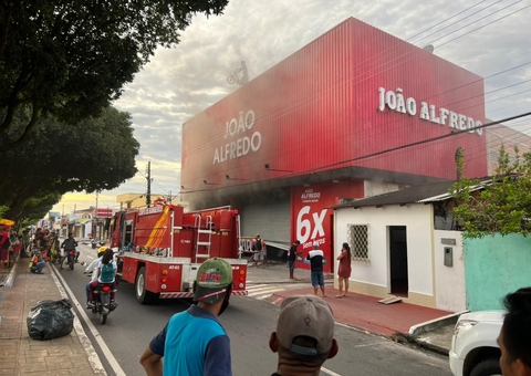Princípio de incêndio atinge loja em Parintins 