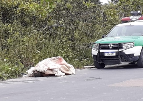 Homem é executado e jogado em lixeira a céu aberto em Manaus