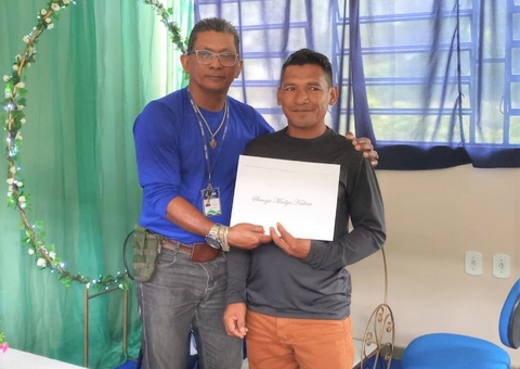 Indígenas recebem diplomas para atuar como professores no Amazonas