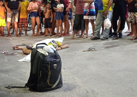 Homem é assassinado e roubado enquanto abastecia motocicleta em Manaus