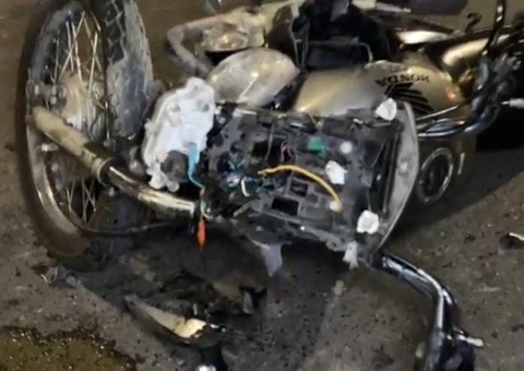 Motoboy fica gravemente ferido em acidente violento em Manaus