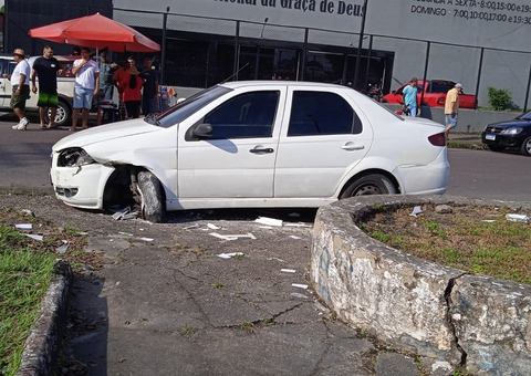 Motorista bêbada invade banca de café da manhã e atropela clientes em Manaus
