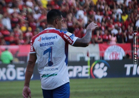 Fortaleza bate Fla no Maracanã e conquista 1ª vitória no Brasileiro