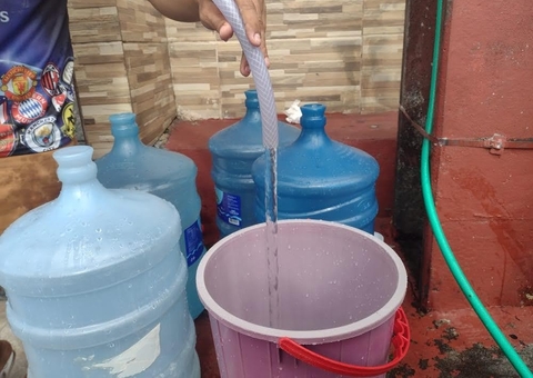 Moradores sofrem com falta de água em domingo de sol escaldante em Manaus