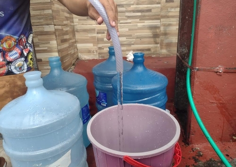 Moradores sofrem com calor intenso e falta d' água há quase 48h em Manaus