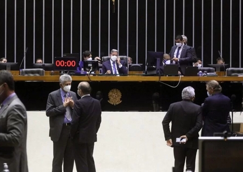 PEC que proíbe aposentadoria de juízes como punição é aprovada na CCJ