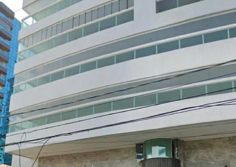 Criança de 6 anos despenca de prédio e morre após pai sair com a namorada