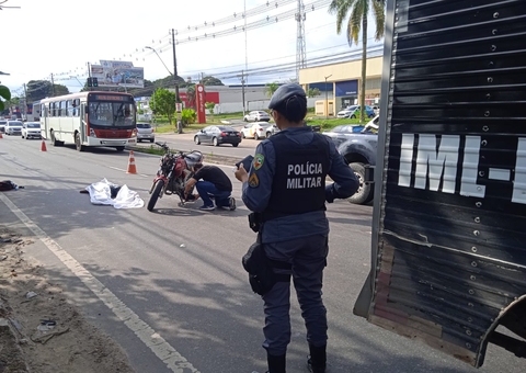 Pescador morre atropelado em avenida de Manaus