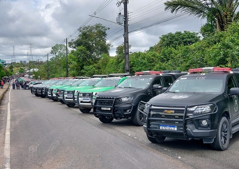 Governo entrega 48 viaturas e 700 rádios para Polícia Civil e Militar do Amazonas