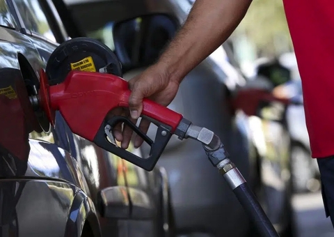 Senado aprova projeto que reduz imposto para baixar preço dos combustíveis