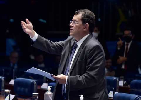  Proposta de Eduardo Braga premia estudantes que pagam Fies em dia