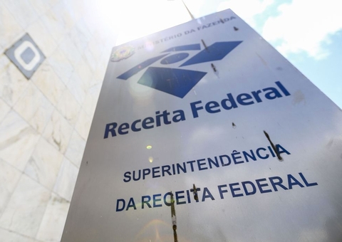 Receita Federal deixa de exigir autenticação de documentos