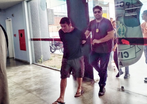 Professor de dança teve faca cravada no peito pelo namorado; relação de 5 anos era marcada por brigas