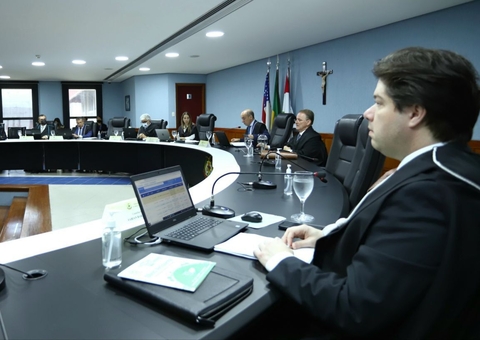 TCE-AM multa prefeito de Itacoatiara por não seguir determinações sobre vacinação contra Covid-19