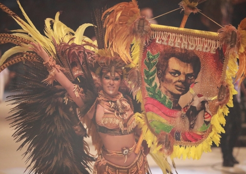 Garantido fecha 2ª noite do Festival de Parintins celebrando negritude