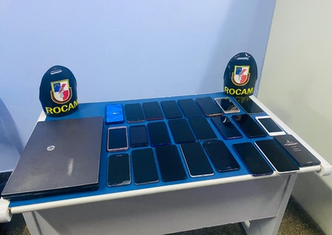 Dupla é presa com mais de 20 celulares roubados em casa alugada em Parintins