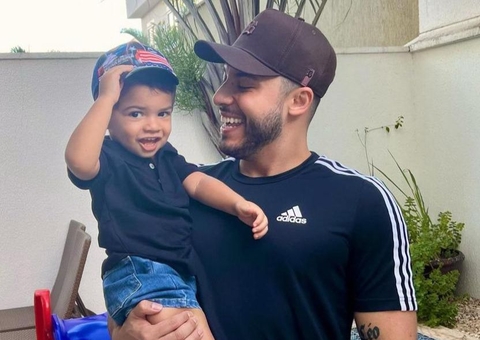 Murilo Huff se irrita com fã que o acusou de abandonar filho com Marília Mendonça: 'velha maluca'