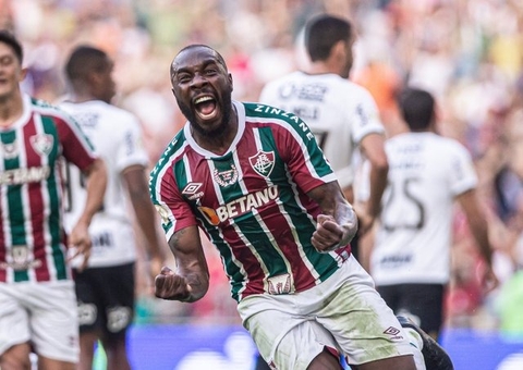 Fluminense goleia Corinthians e dá salto na classificação no Brasileiro