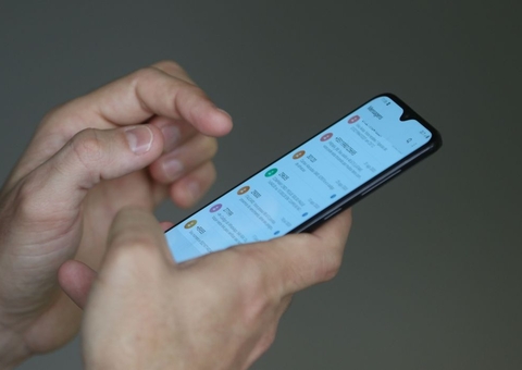Anatel faz consulta pública para padronizar carregadores de celular