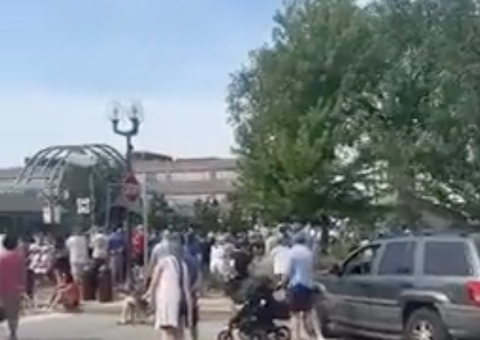 Tiroteio durante desfile de 4 de julho deixa ao menos seis mortos nos EUA; Vídeo