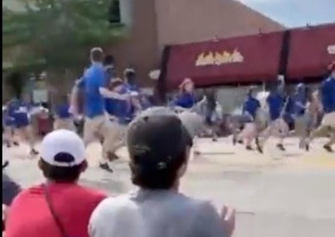 Preso suspeito de tiroteio que deixou seis mortos em desfile de 4 de julho nos EUA