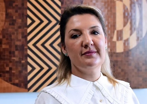 Nova presidente da Caixa toma posse e diz que vai afastar consultores do gabinete de Pedro Guimarães