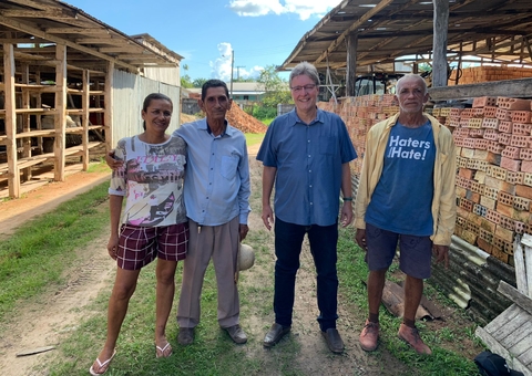 Luiz Castro se reúne com comunitários de Carauari, no interior do Amazonas