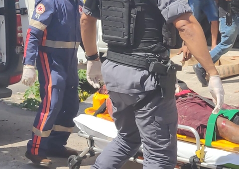 Suspeito de roubar moto é espancado por mototaxistas em Manaus