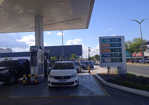 Preço da gasolina começa a baixar após decreto e chega a R$ 5,99 em Manaus