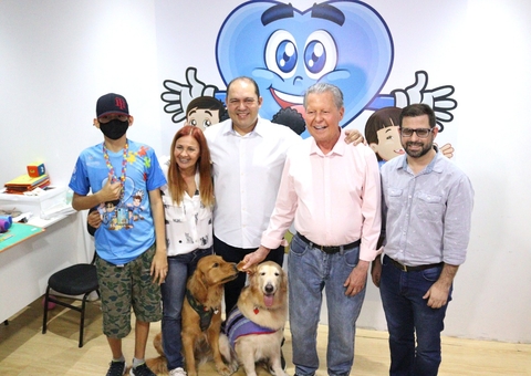 Arthur Virgílio visita espaço voltado a autistas e reitera compromisso com a causa