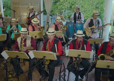 Jazz no Flutuante: Orquestra de Beiradão do Amazonas faz show no Abaré