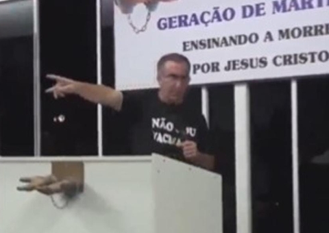 Durante oração, pastor pede que ‘novo’ vírus mate ministros do STF, prefeitos e diretoras