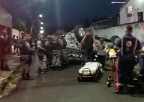 Viatura da Rocam deixa feridos ao capotar em acidente durante perseguição em Manaus