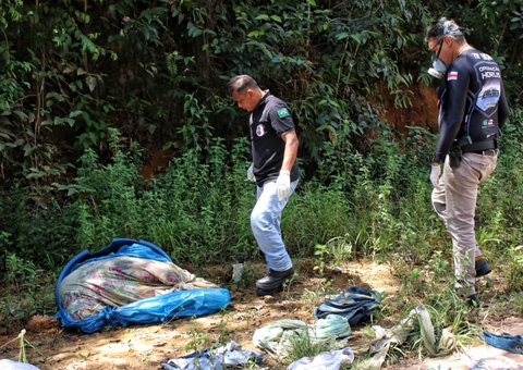 Seminu e com 34 facadas pelo corpo, homem é achado morto dentro de bacia em Manaus