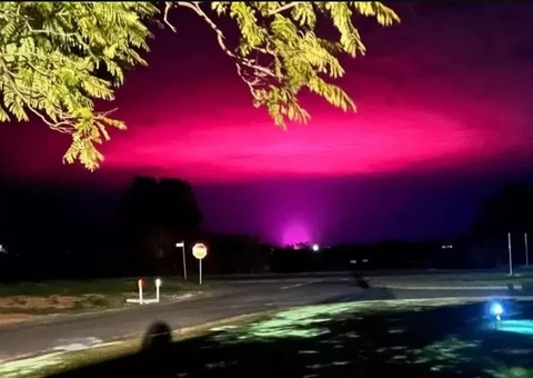 Clarão rosa no céu assusta moradores e revela plantação secreta de maconha em fazenda