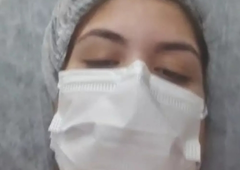 Mulher mantida em cárcere por médico faz nova cirurgia para remover pele 'apodrecida'