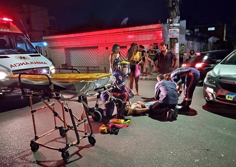 Duas pessoas ficam feridas em grave acidente em cruzamento de Manaus