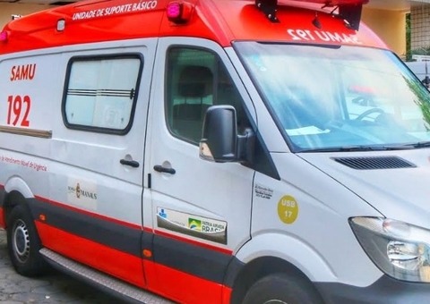 Criança e homem são atropelados em rua de Manaus; motorista fugiu 