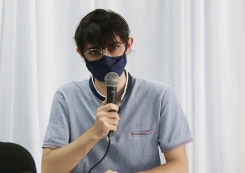 Amom diz que vem sofrendo ameaças e acredita em atentado por motivação política