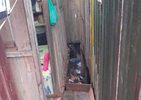 Moradores ouvem tiros e encontram homem morto na frente de casa em Manaus 