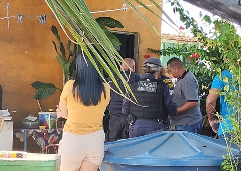 Mãe, filho são executados a tiros dentro de casa em Manaus; Cachorro também foi baleado