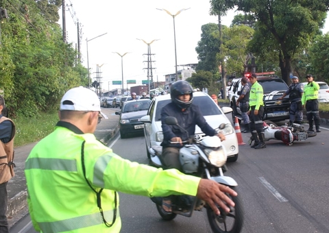 Acidente com morte de servidor da Seduc deixa trânsito caótico em Manaus 