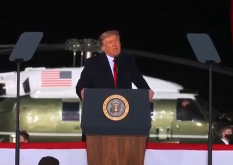 Trump é investigado por espionagem nos EUA, mostra mandado de busca