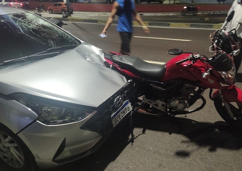 Motociclista de aplicativo é internado após acidente que matou passageira em Manaus
