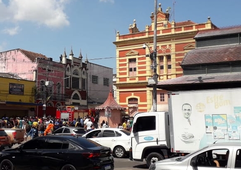Incêndio no Mercado Adolpho Lisboa deixa feridos em Manaus