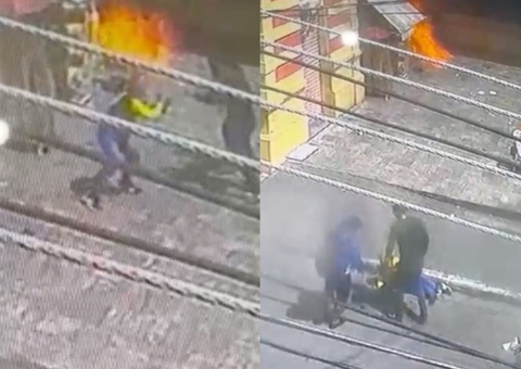 Vídeo mostra momento em que homem ateia fogo no Mercado Adolpho Lisboa