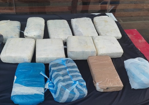 Homens são presos transportando mais de 11 kg de drogas em estrada no Amazonas